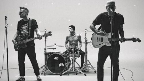 Mark Hoppus, Travis Barker e Tom DeLonge formam o Blink-182