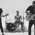 Blink-182 cancelou show no Lollapalooza Brasil? Travis Barker respondeu fã