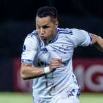 Gilberto, do Bahia, manda recado a Marlon após expulsão do lateral do Cruzeiro