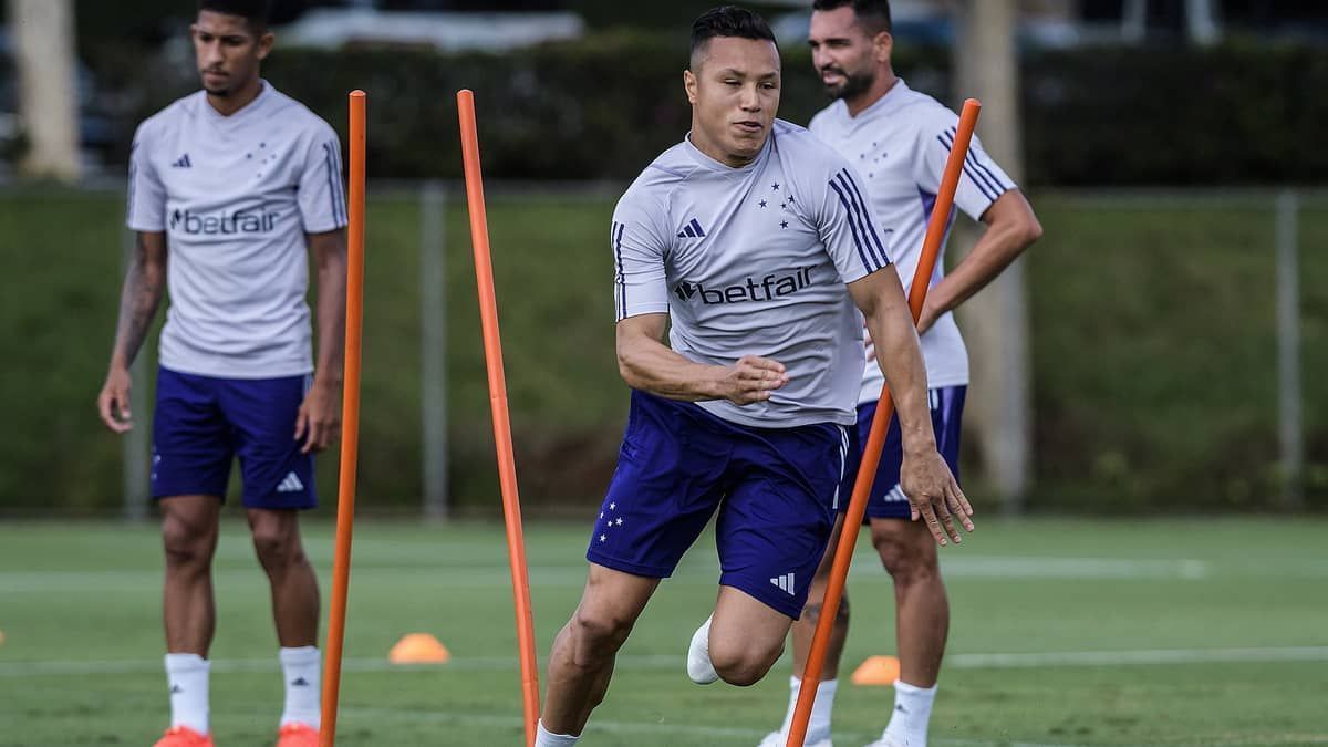 Cruzeiro tem três novidades na lista de relacionados para semifinal do Mineiro