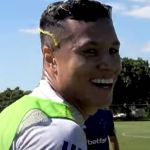 Elenco do Cruzeiro faz 'surpresa' para aniversariantes Rafael e Marlon; veja