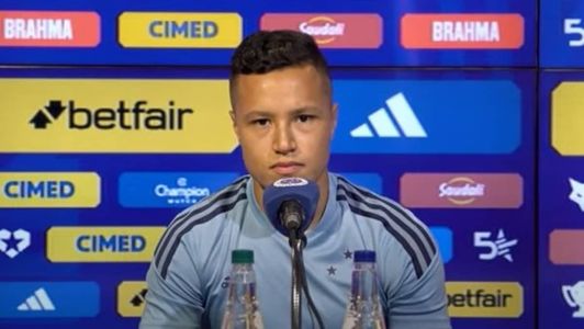 Marlon foi anunciado pelo Cruzeiro nesta sexta (10), na Toca da Raposa