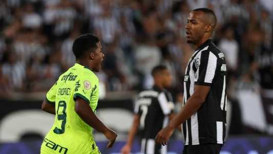 Marlon Freitas, desolado, em derrota do Botafogo para o Palmeiras