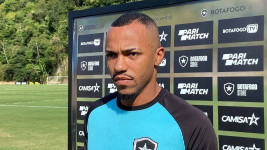 Marlon Freitas, volante do Botafogo, no CT do Alvinegro