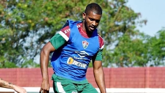 Marlon já treina com todo elenco do Fluminense e pode ser titular