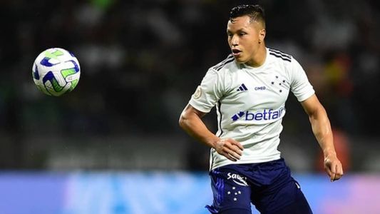 Marlon, lateral do Cruzeiro, foi quem mais roubou bolas no 1º turno do Brasileirão