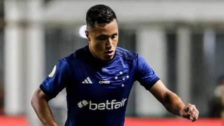 Marlon, lateral-esquerdo do Cruzeiro
