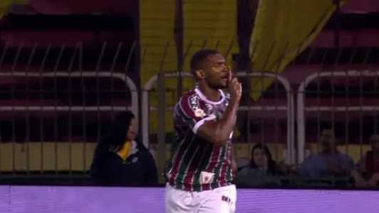 Marlon pede silência para torcida do Fluminense e depois se desculpa