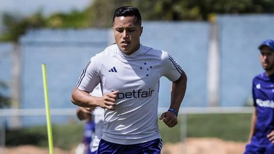 Marlon treina na Toca da Raposa