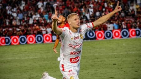 Marlone marcou o gol de empate