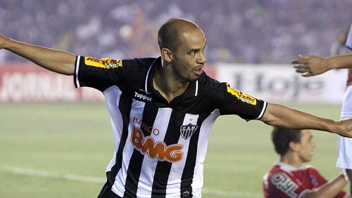 Lenda do Atlético, ex-atacante fez história no Brasileirão contra o Goiás 