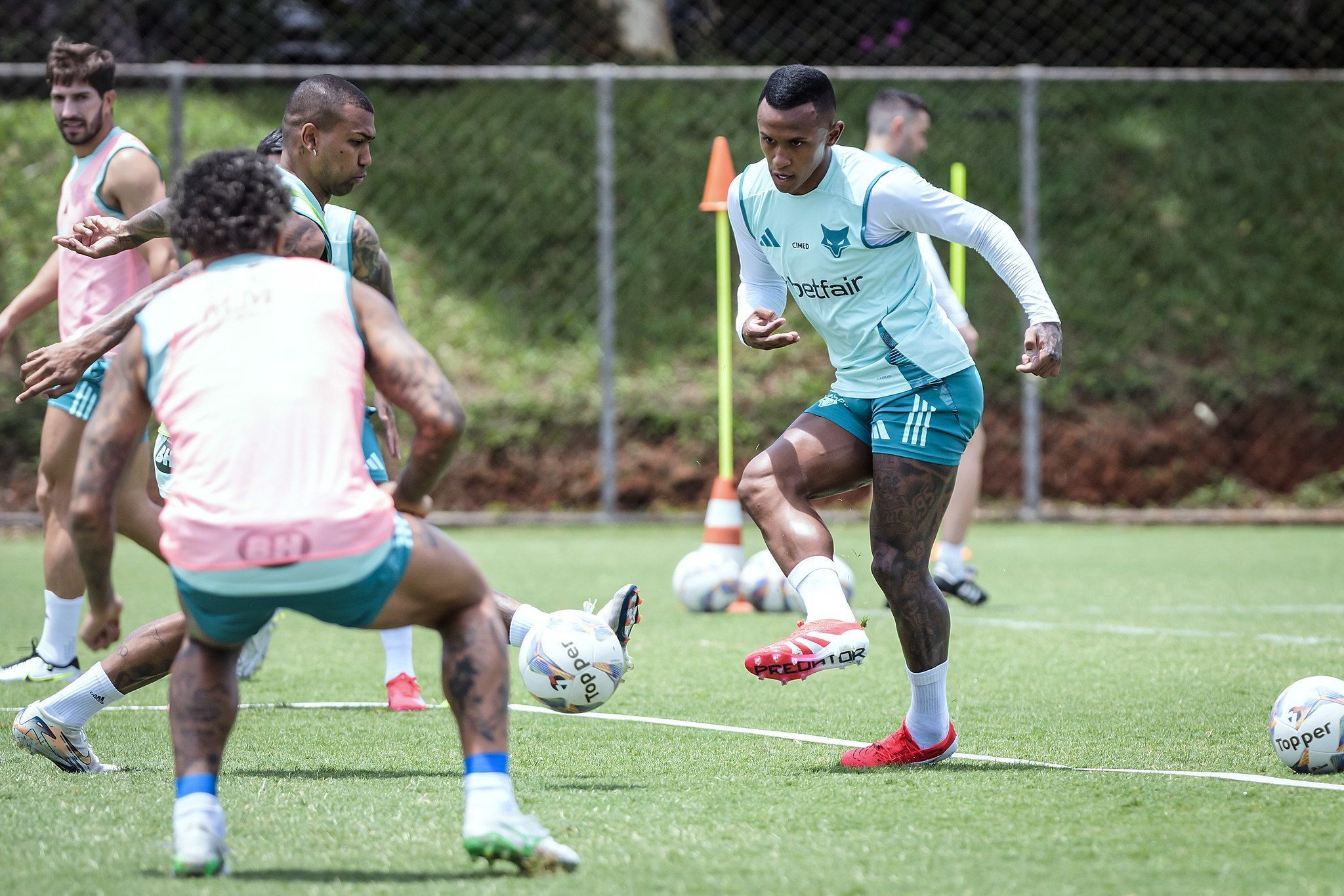 Cruzeiro adianta conversas para compra do atacante Marquinhos