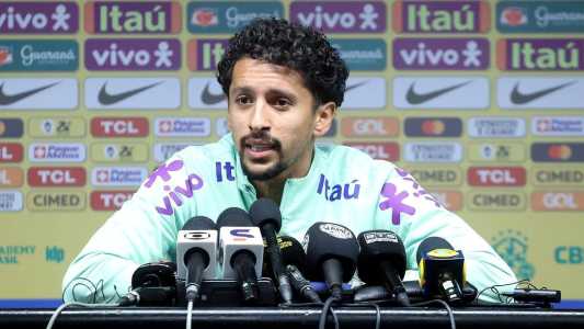 Marquinhos em entrevista coletiva no estádio Centenário, em Montevidéu