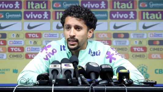 Marquinhos em entrevista coletiva no estádio Centenário, em Montevidéu
