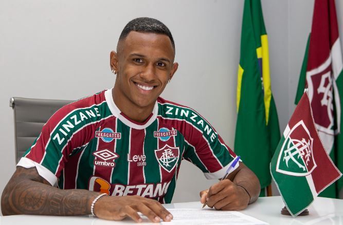 Fluminense anuncia contratação do atacante Marquinhos