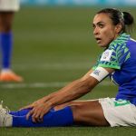 Marta pede 'mesmo entusiasmo' com o futebol feminino após eliminação do Brasil