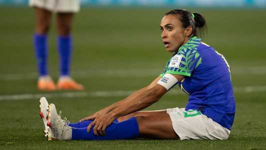Marta foi titular no empate entre Brasil e Jamaica