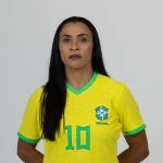 Com edema, Marta treina em separado em 1ª atividade da seleção em Brisbane 