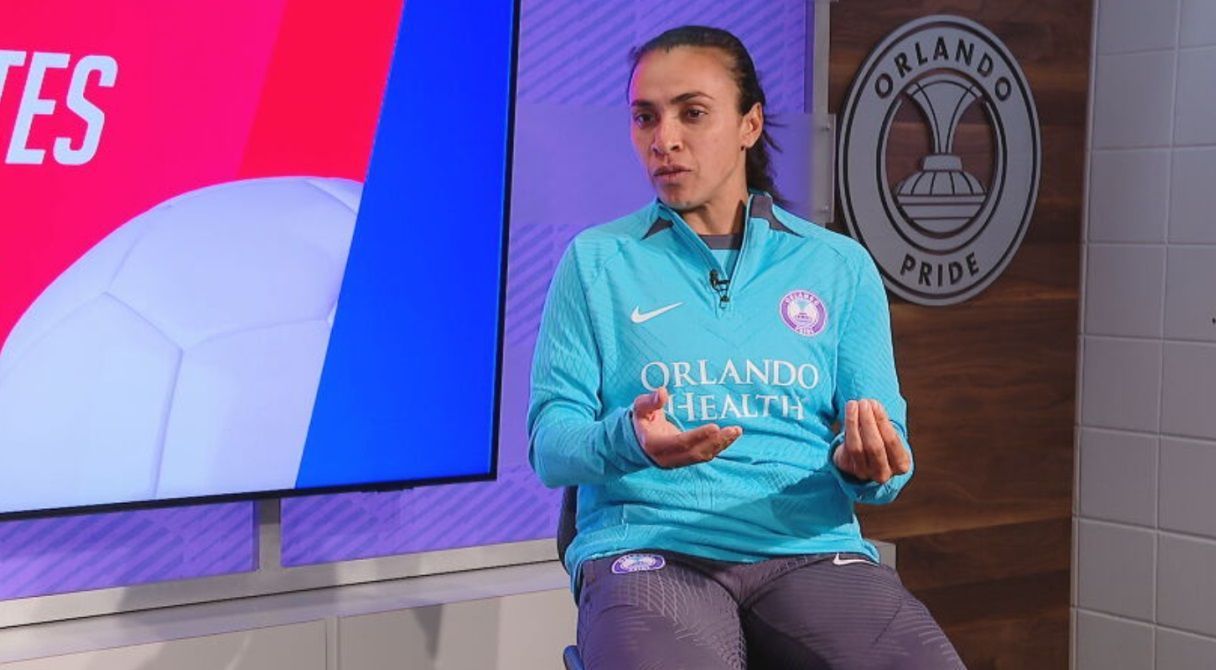 Marta reforça vontade de jogar Olimpíada: 'Trabalhando para isso'