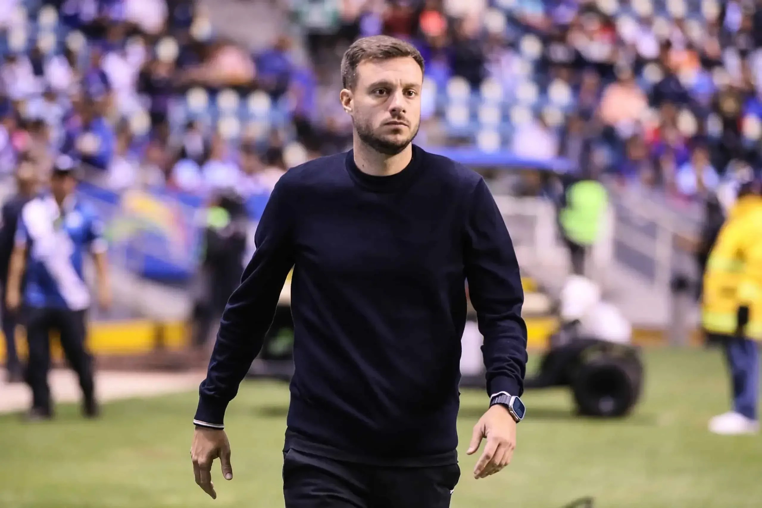Botafogo negocia com Martín Anselmi, técnico ex-Porto e Del Valle