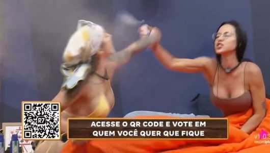Martina deu um tapa na mão de Tàmires
