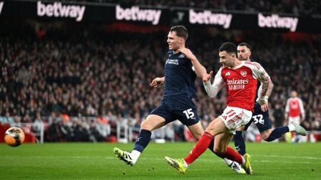 Martinelli marca em Arsenal 4 x 0 Wigan, pela Copa da Inglaterra 2025/2026