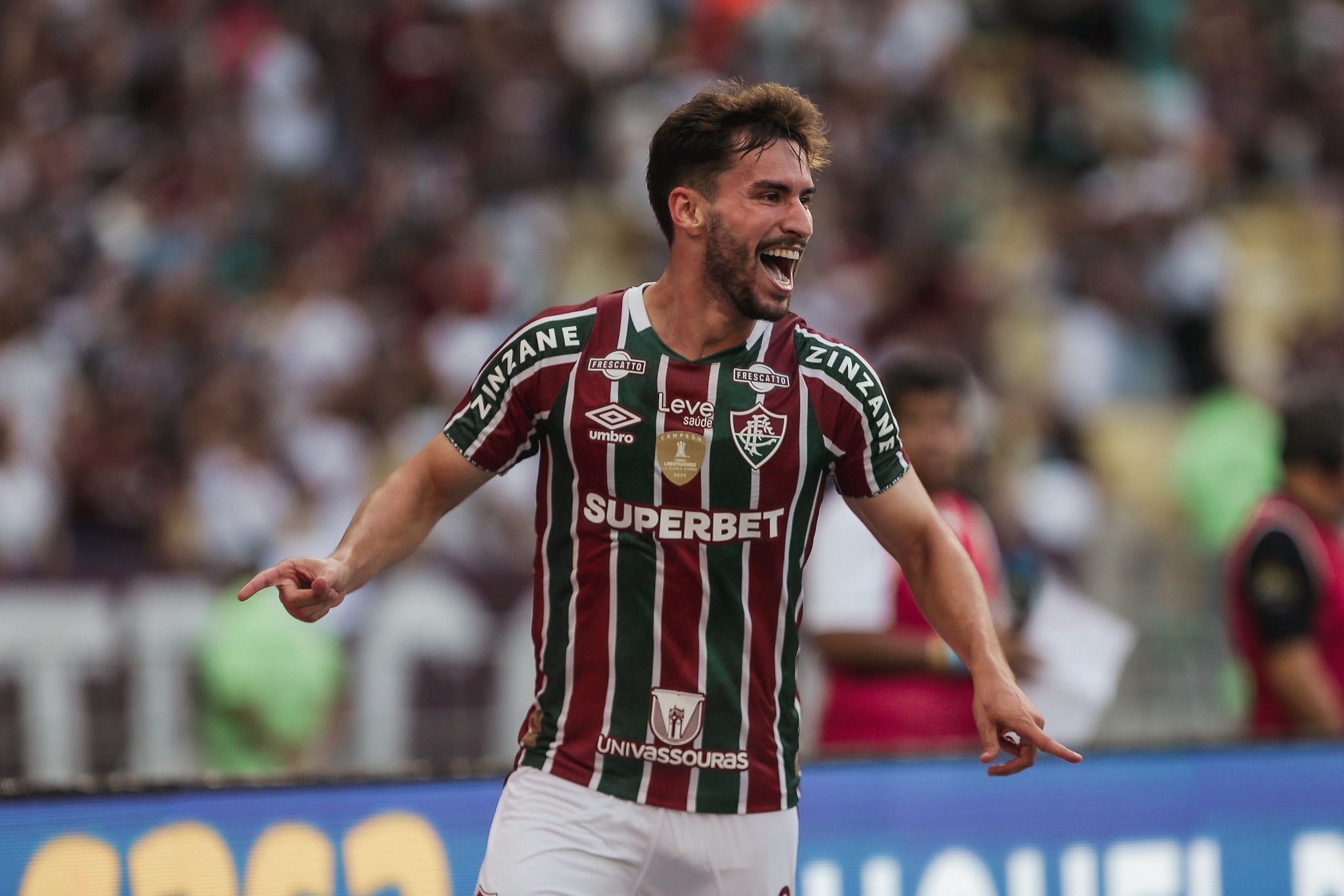 Volante do Fluminense entra para história do clube na Copa Libertadores