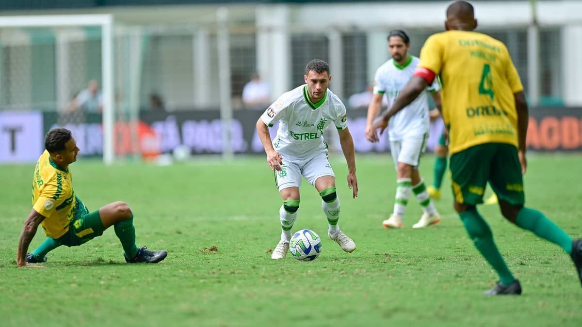 Márcio Rezende analisa pênalti do América anulado pelo VAR em revés para Cuiabá
