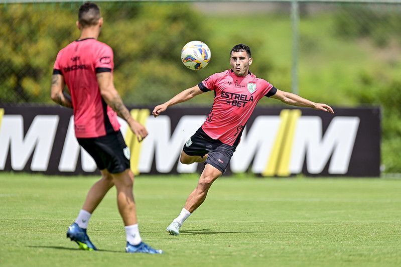 Fortaleza faz proposta por Martinez, do América; veja detalhes