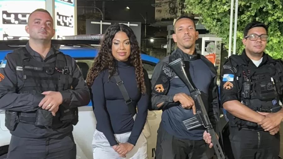 Cantora Marvvila tem celular furtado durante show no Rio de Janeiro