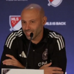 Mascherano fala sobre Neymar e possibilidade de reedição de trio com Messi e Suárez