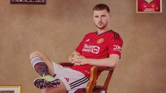 Mason Mount em anúncio oficial no United