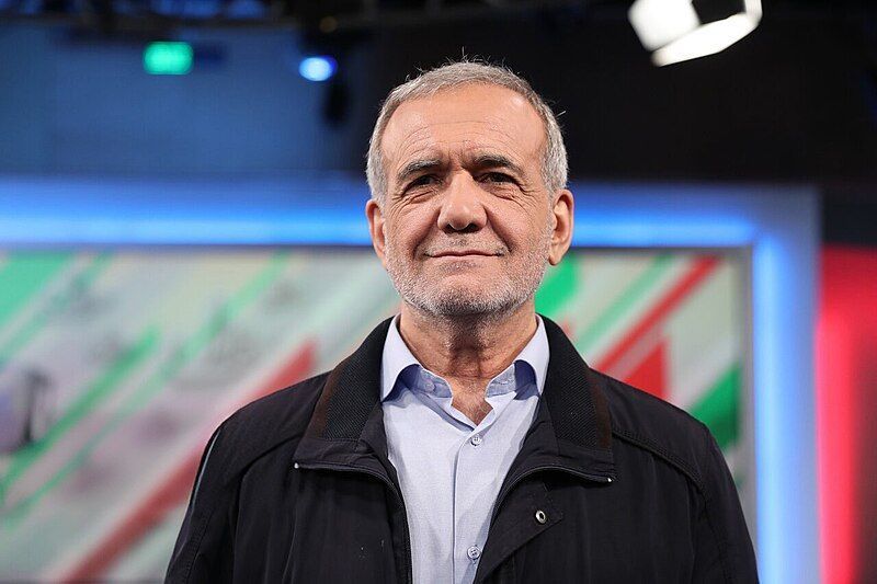 Guerra não beneficiará 'nem o Irã nem os Estados Unidos', diz presidente iraniano