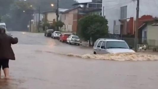 Massar de ar quente vem do Norte da Argentina e do Paraguai e contribui para formação de tempestades