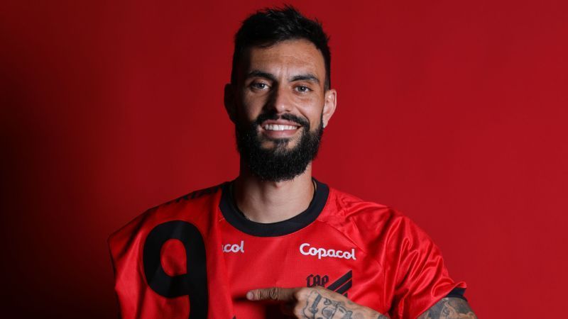 Athletico-PR anuncia contratação do atacante Mastriani, ex-América