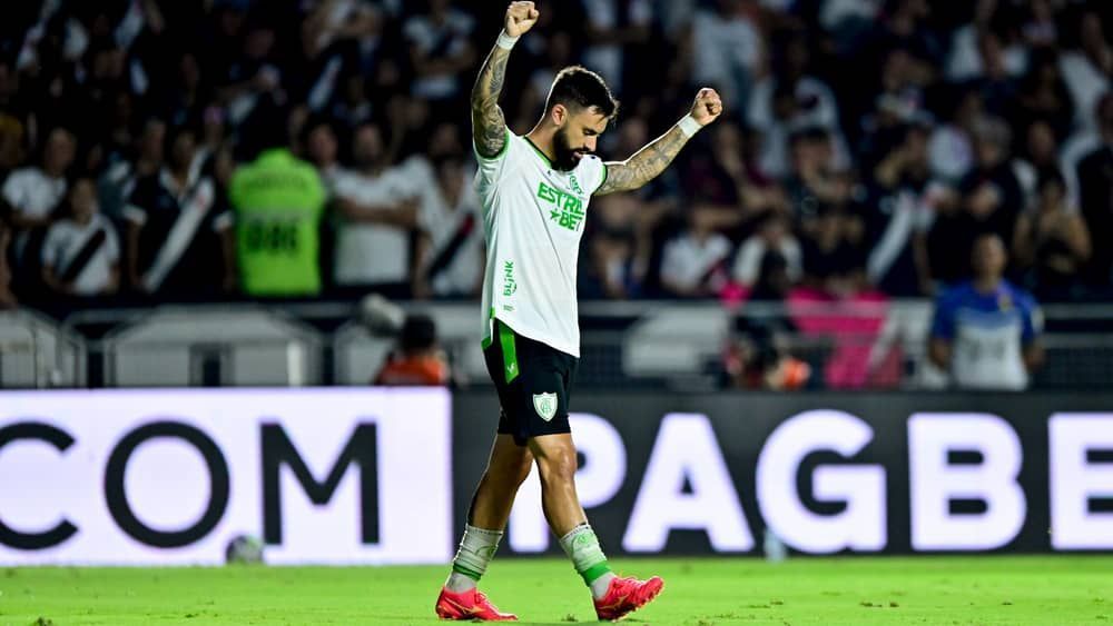 Mastriani se torna maior artilheiro do América em uma temporada no século