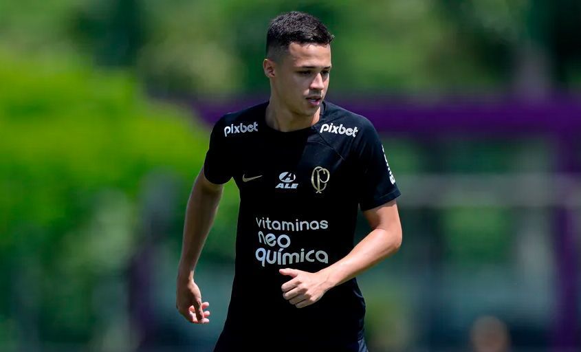 Cruzeiro volta a monitorar meia do Corinthians, que impõe condições