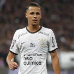 Cruzeiro faz consulta por Matheus Araújo, mas Corinthians quer seguir com meia
