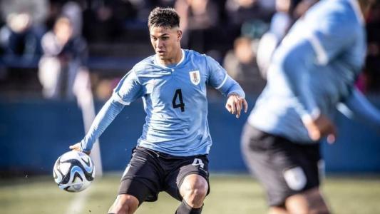 Mateo Ponte, de 20 anos, em ação pela seleção de base do Uruguai