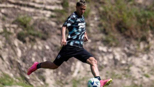 Mateo Ponte em atividade no Botafogo: uruguaio está à disposição de Bruno Lage