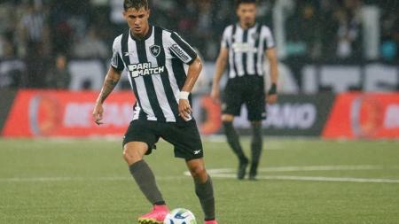 Mateo Ponte já jogou dois jogos com a camisa do Botafogo