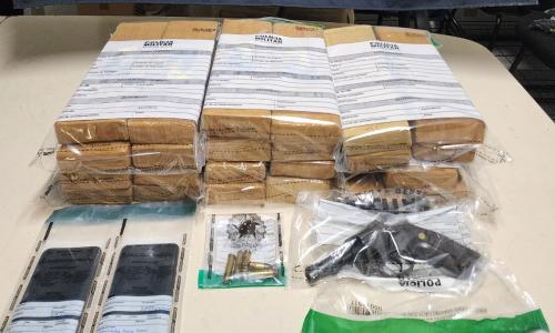 materiais apreendidos durante operação na MG 265 em Rio Pomba - Divulgação PMMG