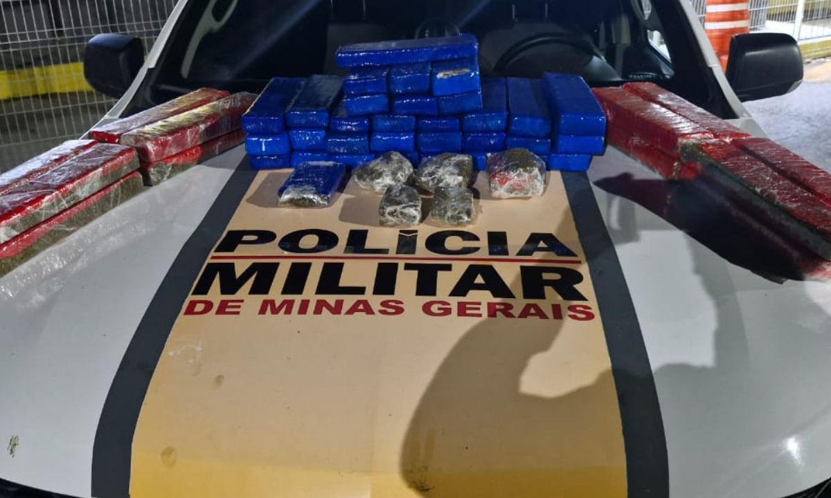 Operação Sentinela nas Estradas: jovem é preso por transportar mais de 50 barras de maconha na MG-353