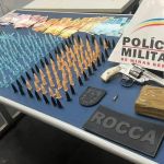 Suspeito de tráfico de drogas pula muro e acaba preso pela PM região Nordeste de BH