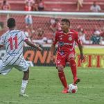 Vasco acerta a contratação de Mateus Cocão, do Náutico