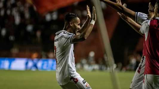 Mateus Gonçalves participou da jogada do primeiro gol do Vitória