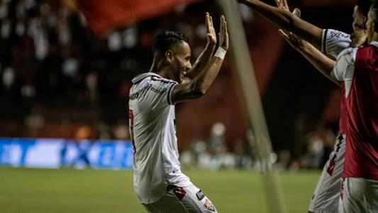 Mateus Gonçalves participou da jogada do primeiro gol do Vitória