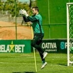 Goleiro do América deixa futuro em aberto: 'Vai depender do cenário no final do ano'