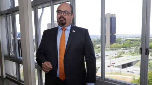 Mateus Simões ocupa cargo de governador com viagem de Zema à Ásia