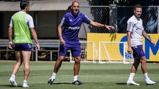 Mateus Vital pode ser opção para Pepa no duelo entre Grêmio e Cruzeiro, em Porto Alegre